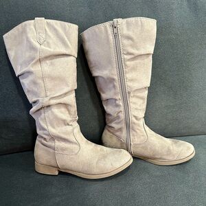 Crown Vintage Girl’s Boots Size 3 M